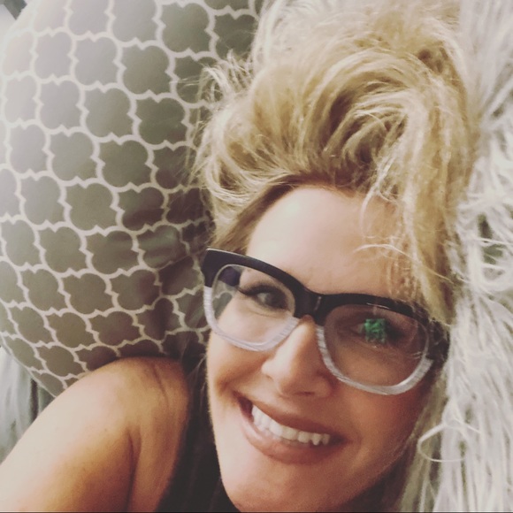 Meet your Posher, Erika - Picture 1 of 1